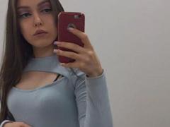 Miss-Merciless-hot - female with brown hair webcam at xLoveCam