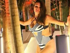 MisschelleX - female with brown hair webcam at xLoveCam