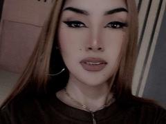 MissteriousMe from xLoveCam