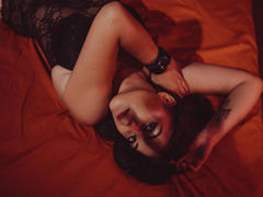 CarlaMinelli - female with black hair and  big tits webcam at LiveJasmin