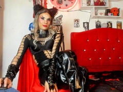 MistressHuggecock - blond shemale with  big tits webcam at xLoveCam