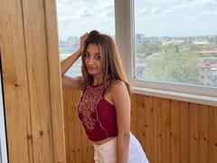 MiyaLinn - female with brown hair and  big tits webcam at xLoveCam