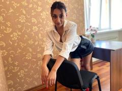 MiyaLinn - female with brown hair and  big tits webcam at xLoveCam