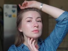 mia-erotic from xLoveCam