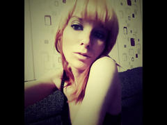 minnieme-hot - female with black hair webcam at xLoveCam