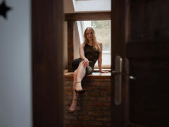 missNancy-hot - blond female webcam at xLoveCam