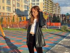 ModelGyrl-hot - female with brown hair webcam at xLoveCam