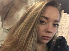 Moiya - female with brown hair and  small tits webcam at xLoveCam