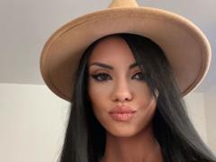 Moiyra - female webcam at xLoveCam