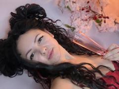 MollyBrunett - female with black hair and  big tits webcam at xLoveCam