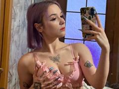 MollyFaithe - blond female with  small tits webcam at xLoveCam