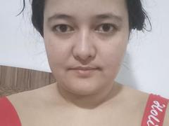 MollyJanette - female with brown hair and  small tits webcam at xLoveCam