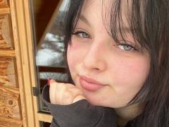 MollyLolly-hot - female with brown hair webcam at xLoveCam
