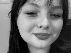 MollyLolly-hot from xLoveCam