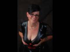 MollySun - female with black hair and  big tits webcam at LiveJasmin