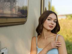 Mollyc-hot - female with brown hair webcam at xLoveCam