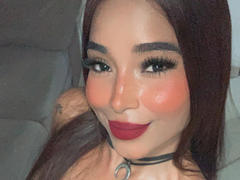 MolyScot - female with brown hair and  big tits webcam at xLoveCam