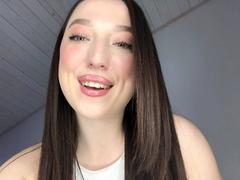 MonAmourR - female webcam at xLoveCam