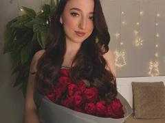 MonAmourR - female webcam at xLoveCam