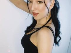 MonAmourR - female webcam at xLoveCam