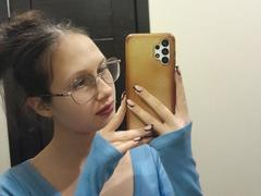 MonaCloudI - female with brown hair webcam at xLoveCam