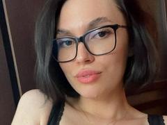 MonaLis - female with brown hair and  big tits webcam at LiveJasmin