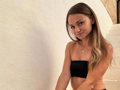 MonaMystery-hot - blond female webcam at xLoveCam