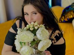 MonaSteele - female with brown hair webcam at xLoveCam