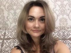 MonikaFamex - female with brown hair and  small tits webcam at xLoveCam