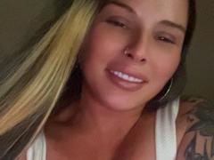 MoniyBelle from xLoveCam