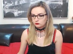 MoonBlossom - female with brown hair webcam at LiveJasmin