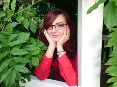 MoonBlossom - female with brown hair webcam at LiveJasmin