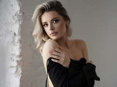 MoonShineX - blond female webcam at xLoveCam