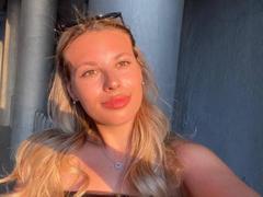 MoonriseGoddess - blond female webcam at xLoveCam