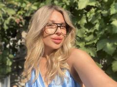 MoonriseGoddess - blond female webcam at xLoveCam
