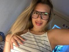 MoonriseGoddess - blond female webcam at xLoveCam
