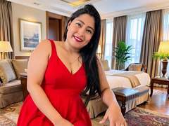 MoraMoon - female with black hair and  big tits webcam at xLoveCam
