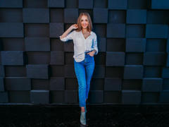 MoreThanBeauty - female with brown hair and  small tits webcam at xLoveCam