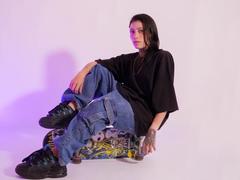 MorganWallen - female with brown hair webcam at LiveJasmin