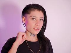 MorganWallen - female with brown hair webcam at LiveJasmin