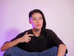 MorganWallen - female with brown hair webcam at LiveJasmin