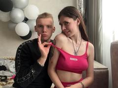 MorningRubbing - couple webcam at xLoveCam