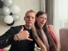 MorningRubbing - couple webcam at xLoveCam