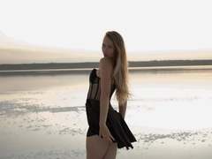 MovieStarI - blond female webcam at xLoveCam