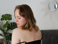MrsPrude - female with brown hair and  big tits webcam at ImLive