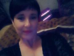 MsLukeme - female with brown hair and  small tits webcam at xLoveCam