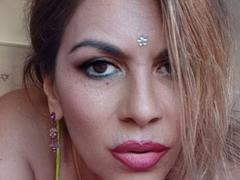 Maytena - female with brown hair webcam at xLoveCam