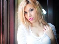 SweetMya - blond female webcam at xLoveCam