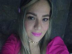 MyaLopez - female webcam at xLoveCam