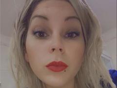 Mylee - blond female with  big tits webcam at xLoveCam